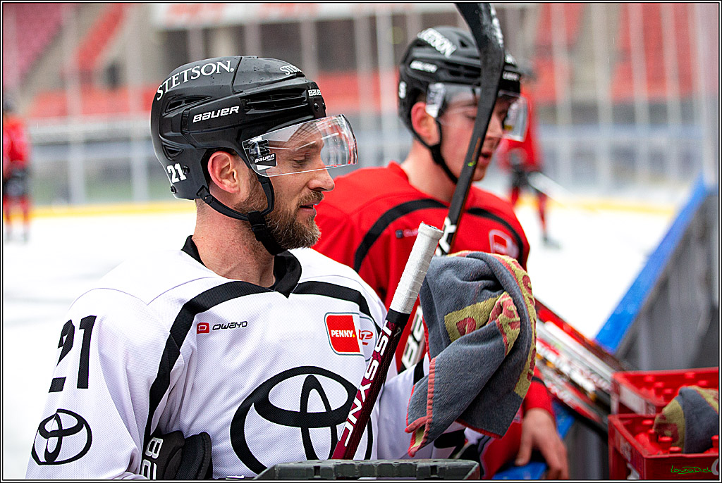 PENNY DEL; Koelner Haie Wintergame Training; Koeln, 02.12.2022